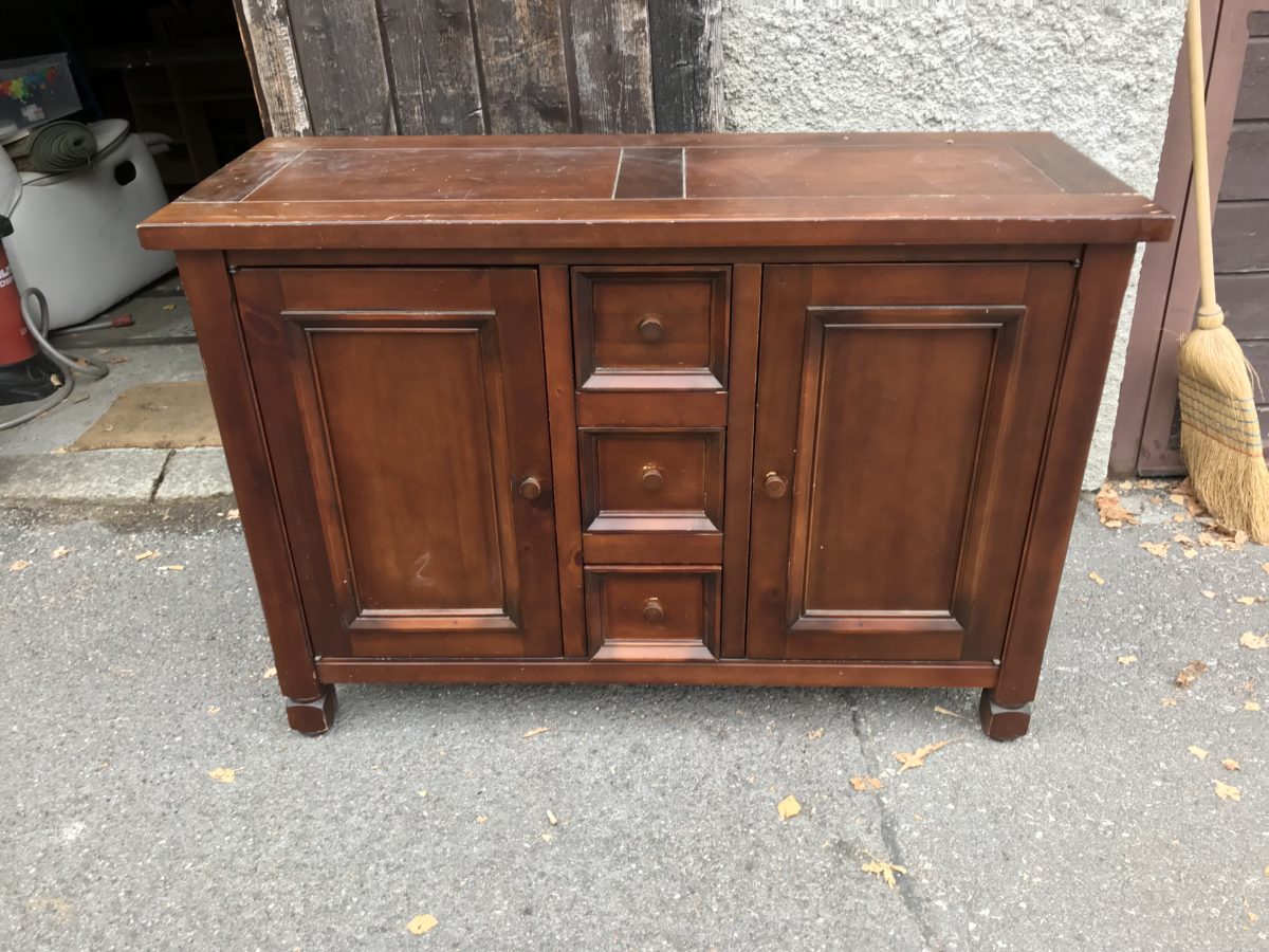 Buffet en bois – Image 1