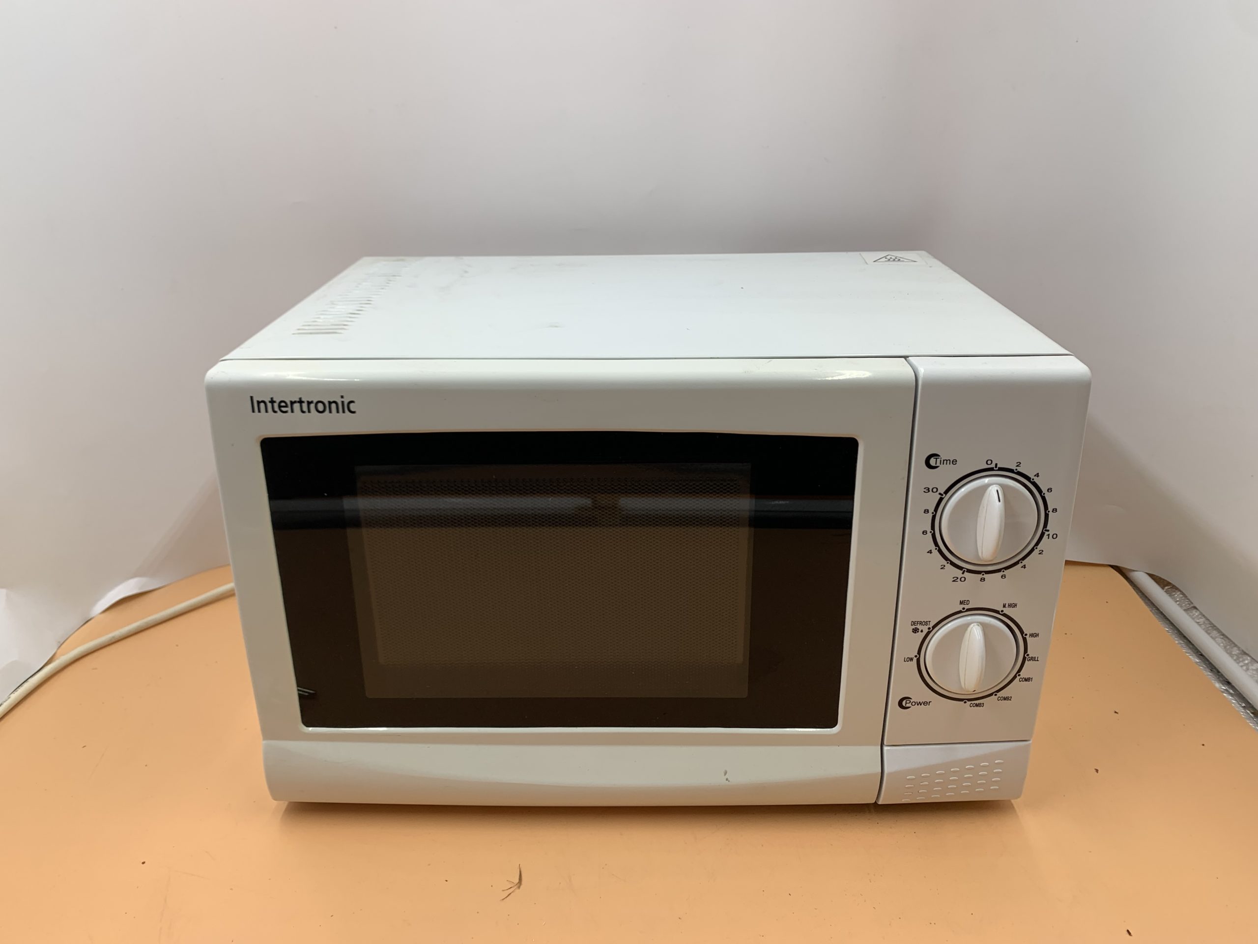 931 (2) Micro onde – Image 1