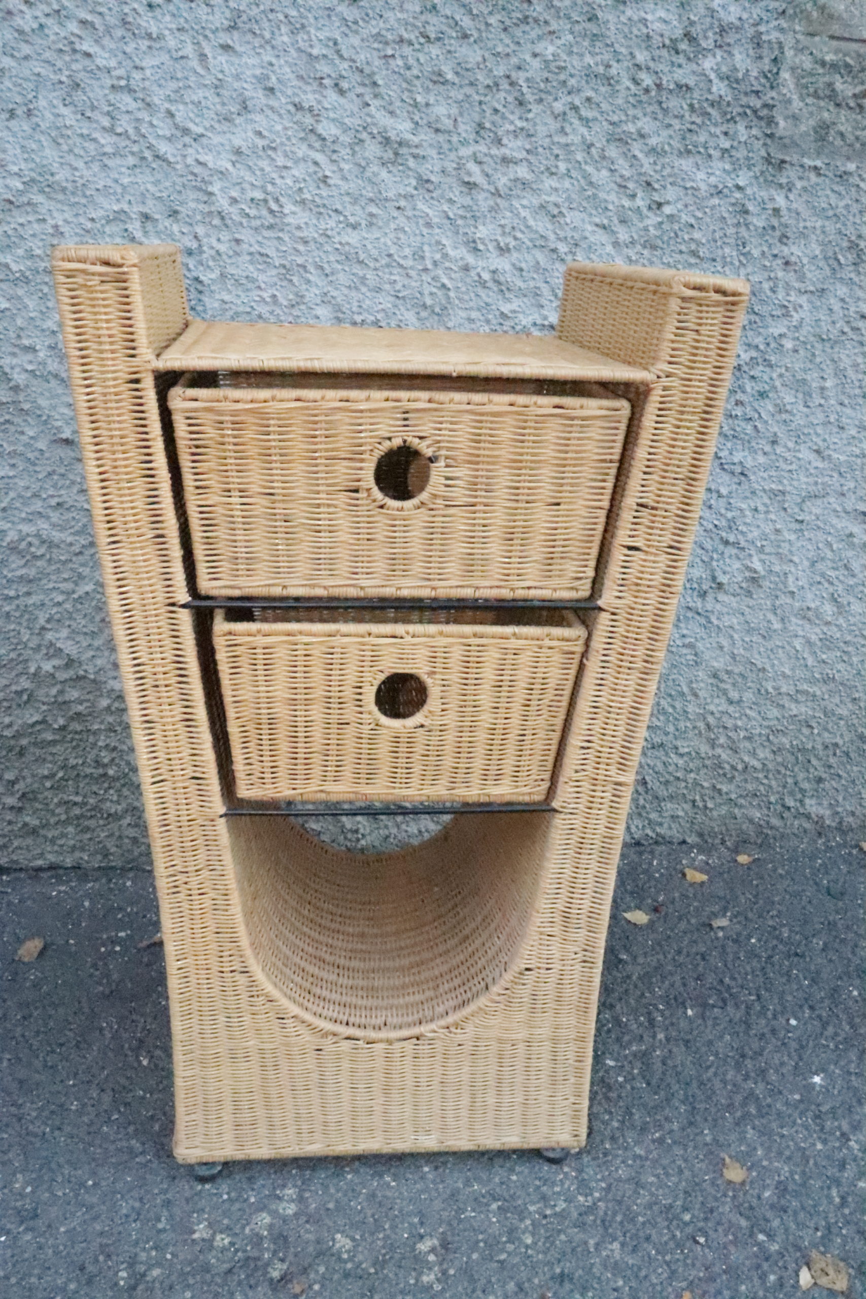 4153 Meuble en osier – Image 1
