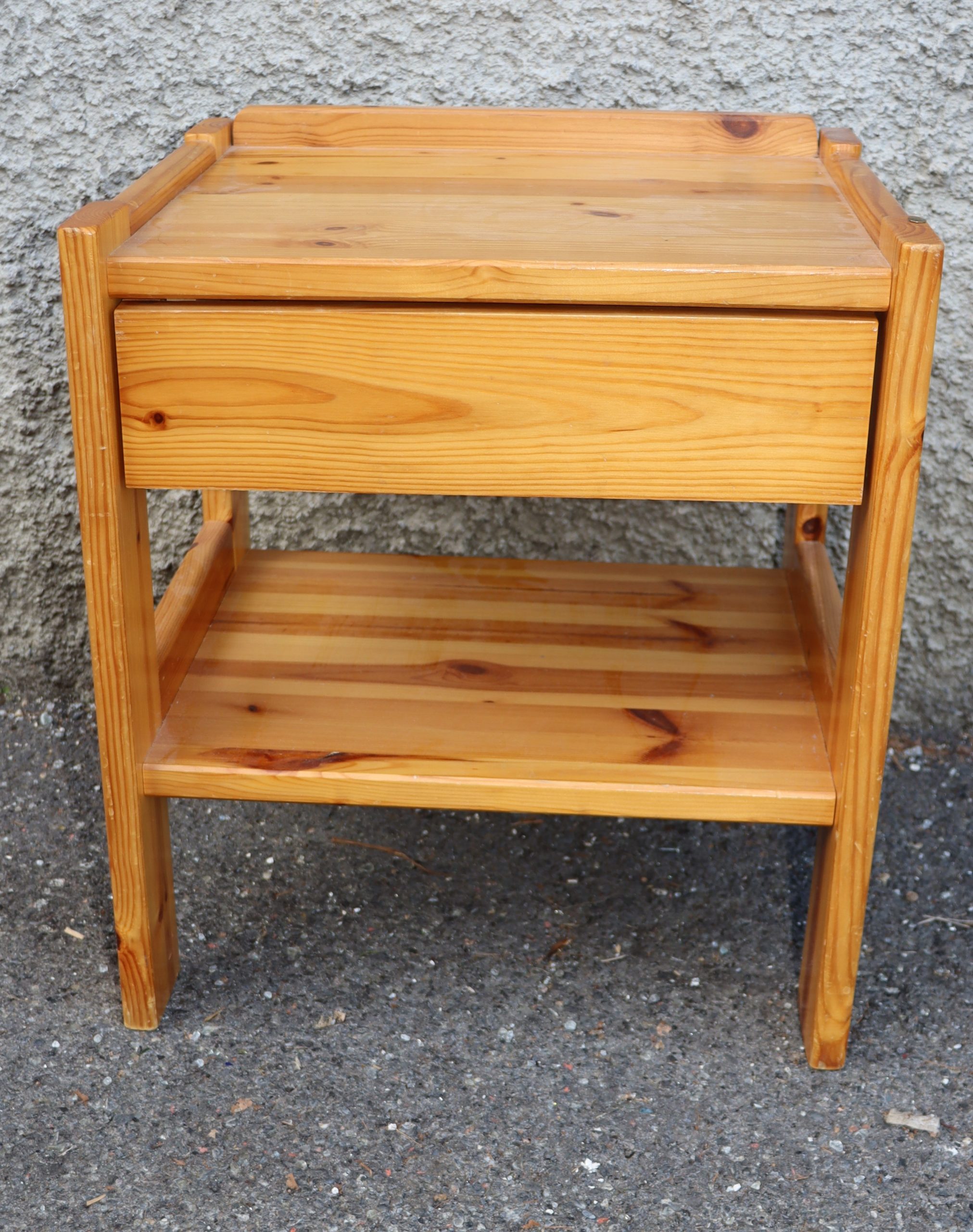 4412 Table de nuit – Image 1