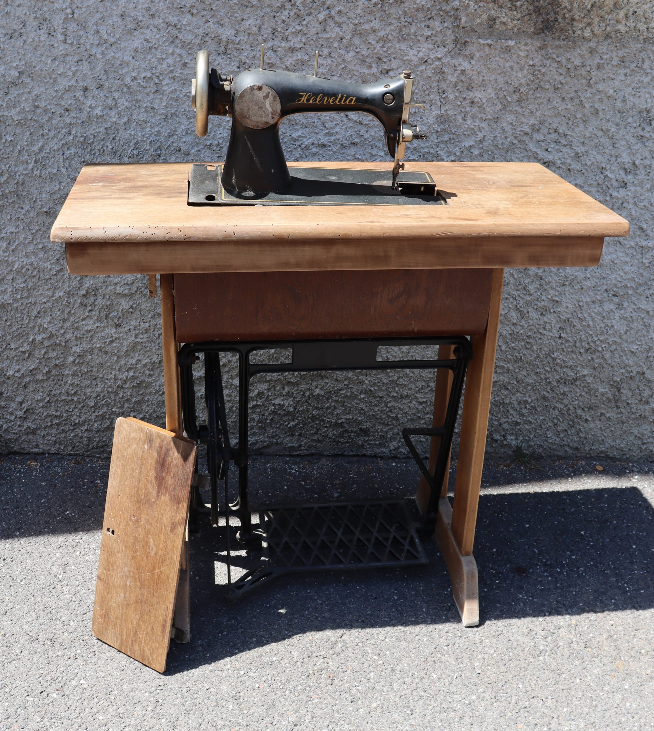 5300 Machine à coudre Helvetia – Image 1