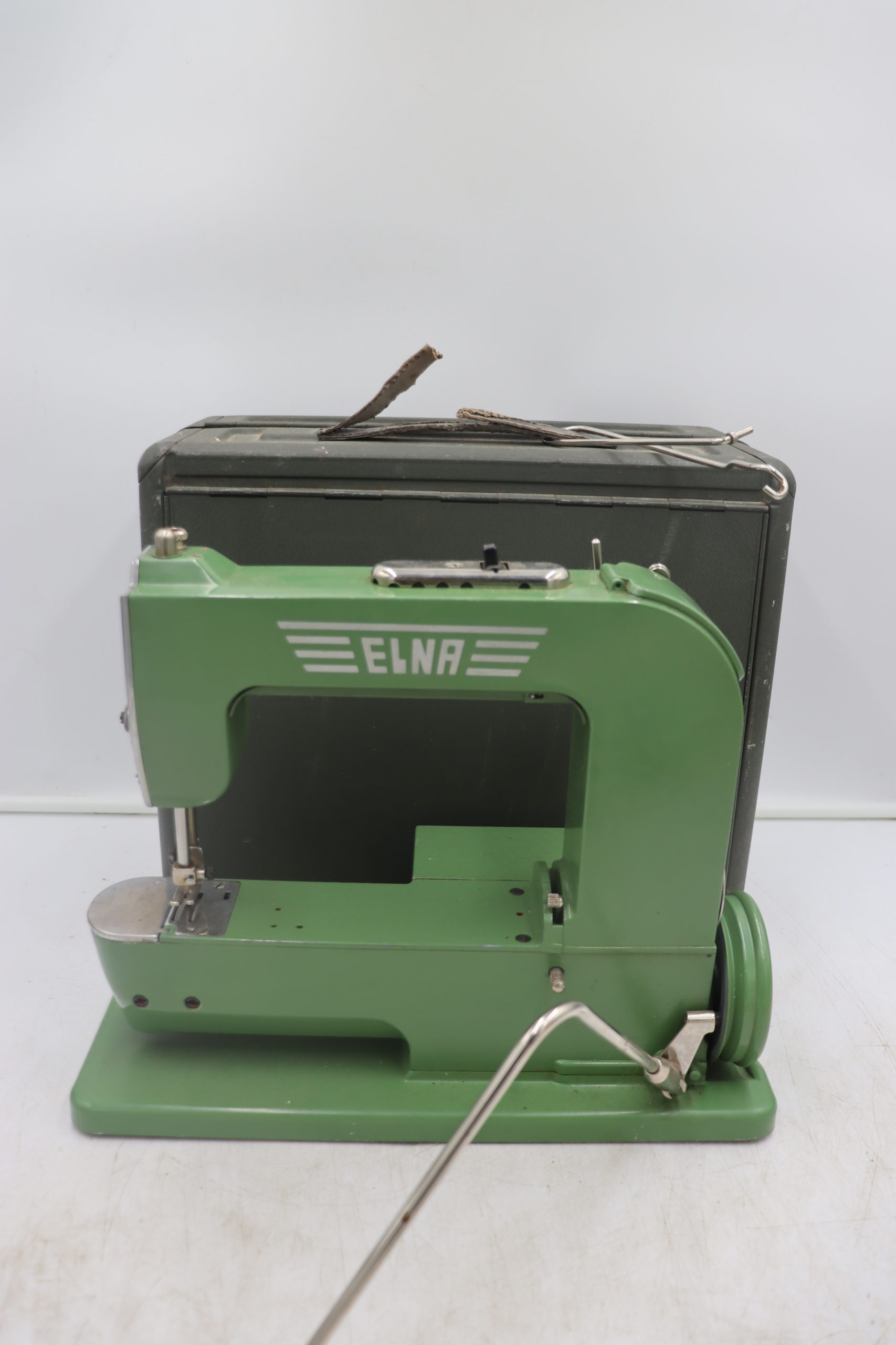 6481 Machine à coudre – Image 1