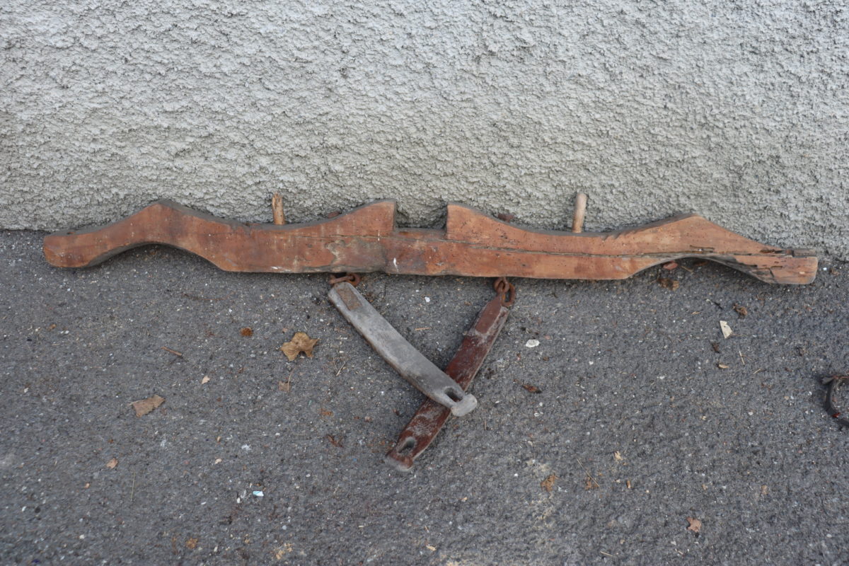 Pièce en bois pour cheval – Image 1