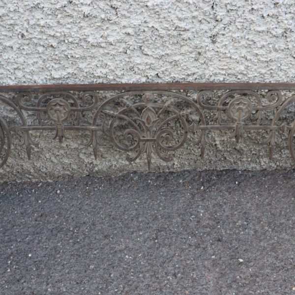 Plaque en fer forger
