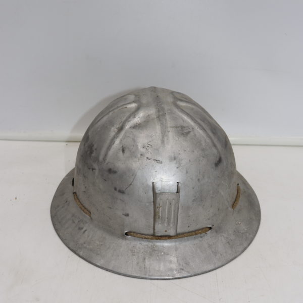Casque en alu ancien