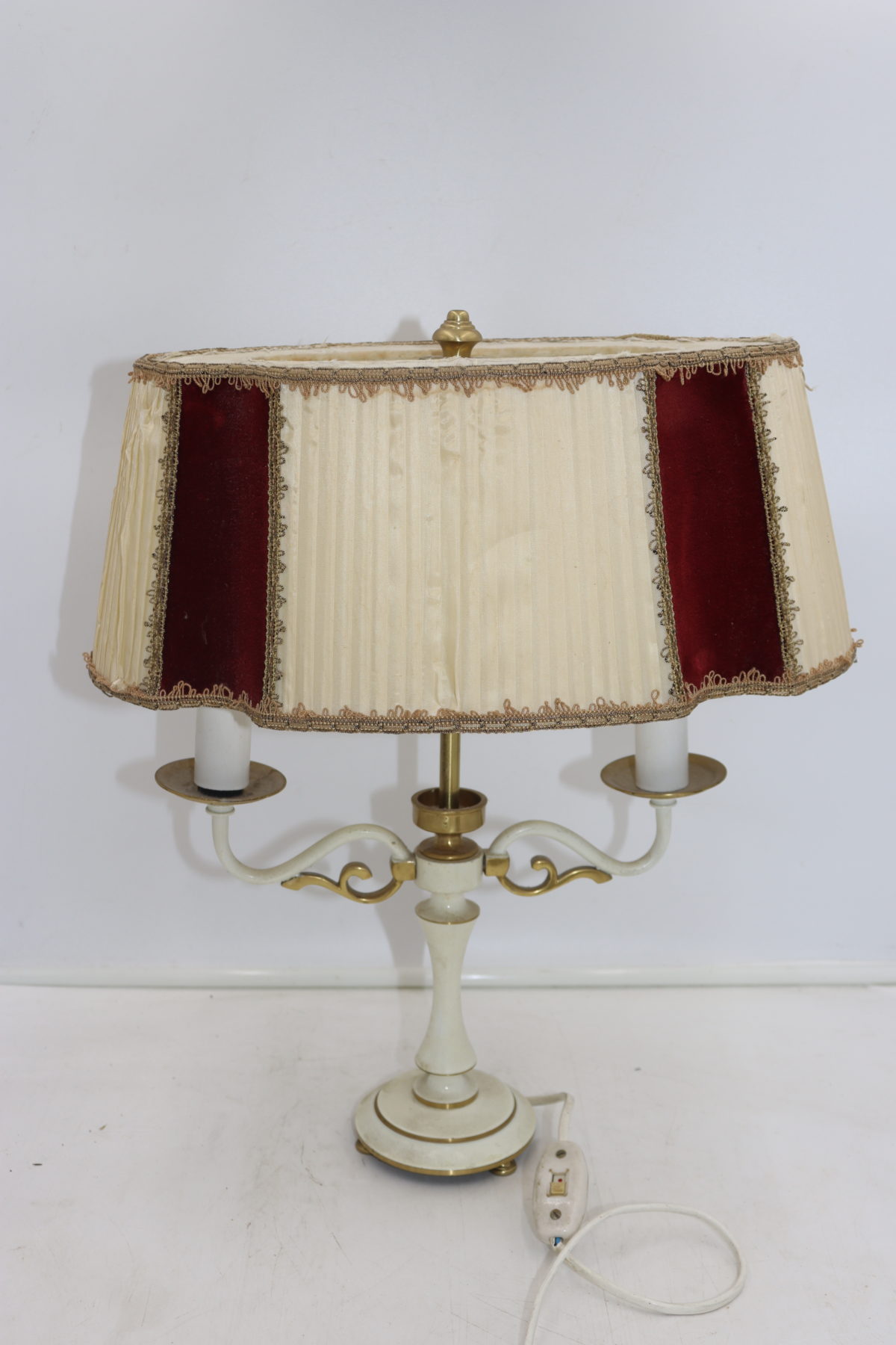 Lampe ancienne en laiton – Image 1