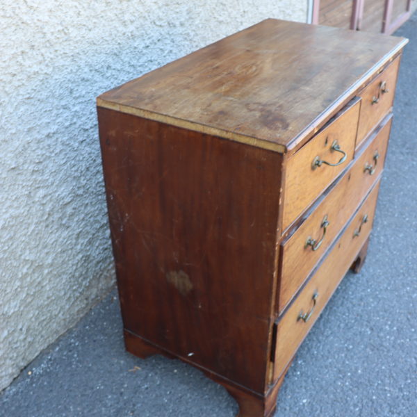 Commode ancienne à restaurer