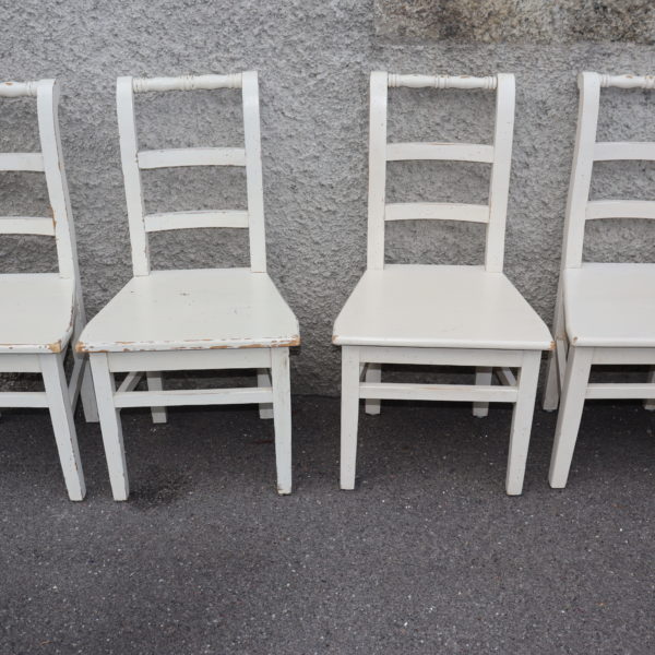 4 Chaises blanches