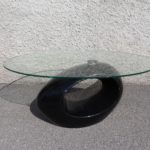 Table de salon en verre pied noir