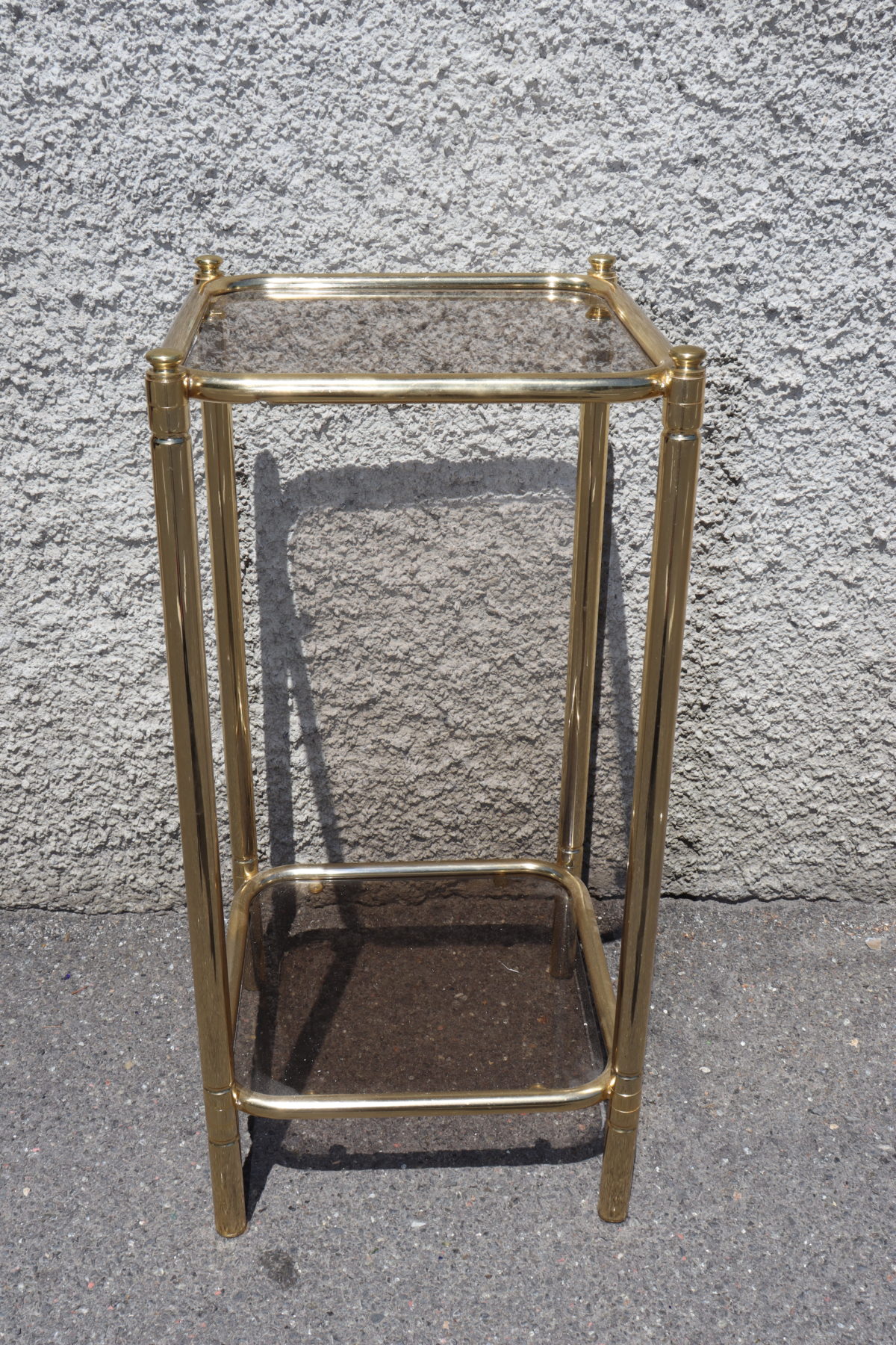 Meuble d'appoint doré – Image 1