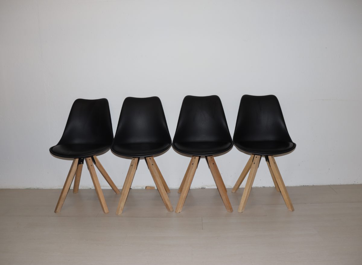 4x chaises noires – Image 1