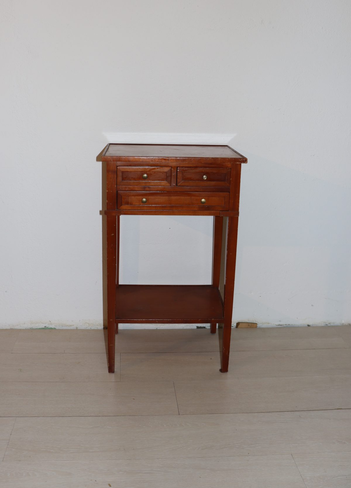 Meuble d'appoint avec 3x tiroirs – Image 1