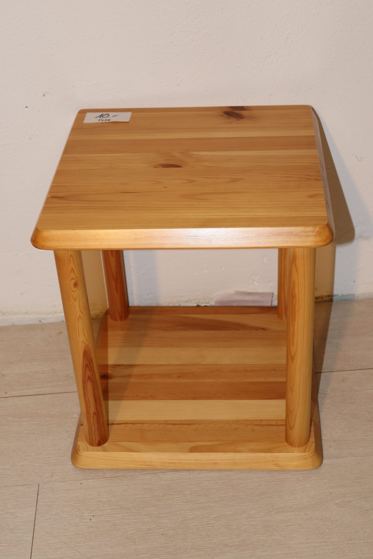 Table de salon en pin – Image 1