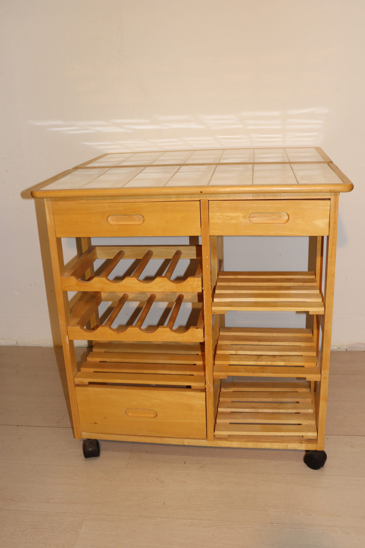 Meuble d'appoint pour la cuisine avec roulettes – Image 1