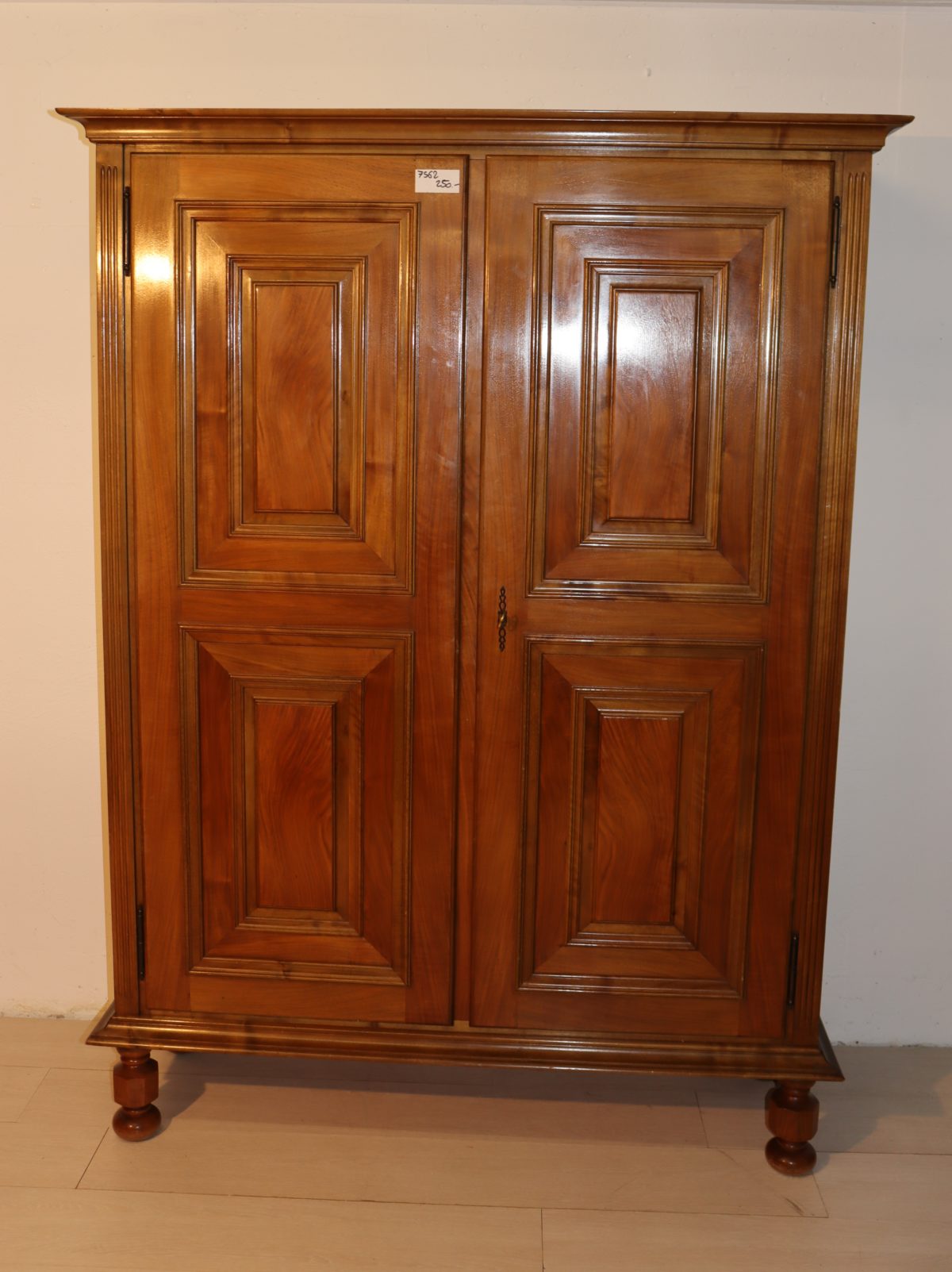 Armoire – Image 1