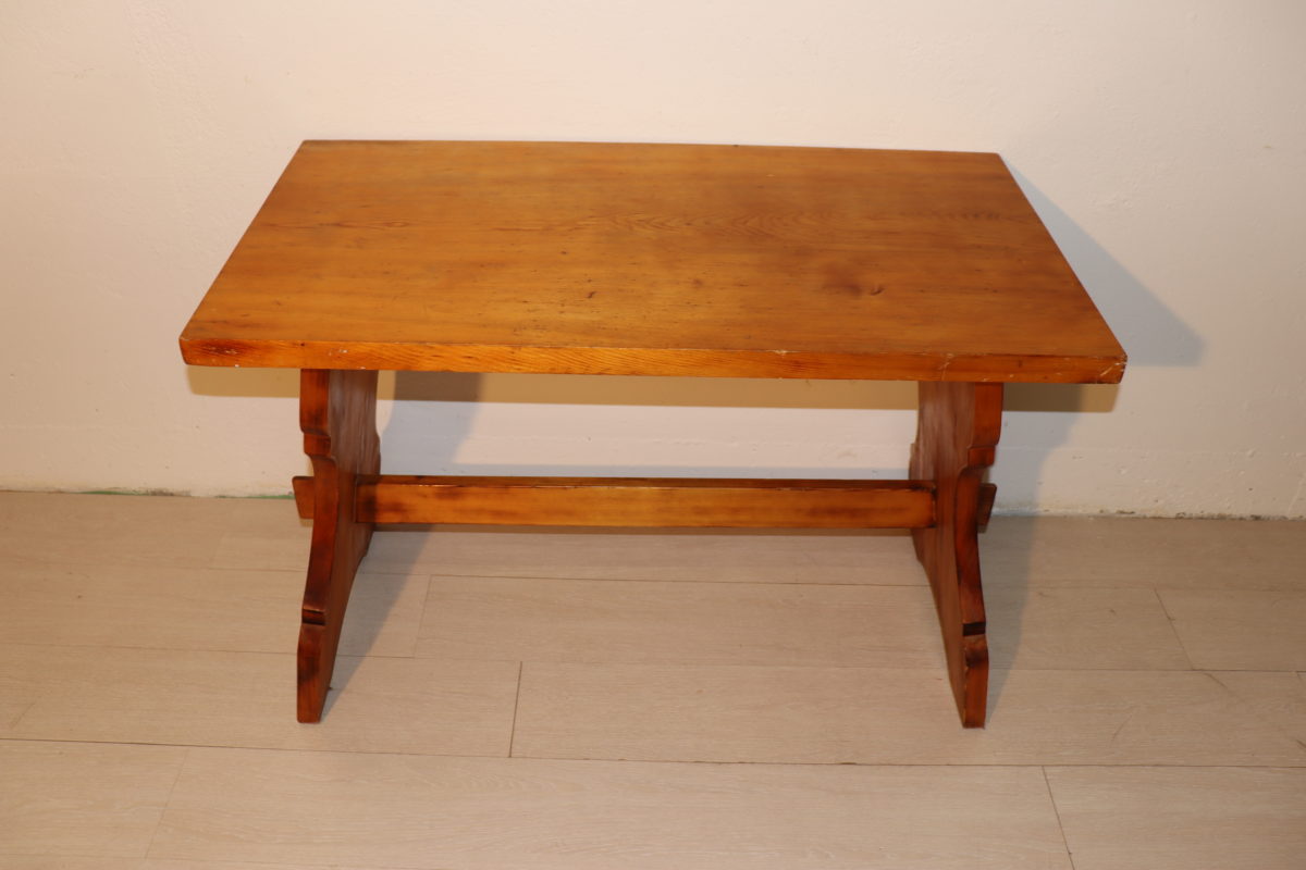 Table en sapin – Image 1