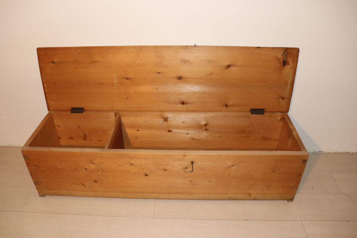 Bahut en sapin – Image 1