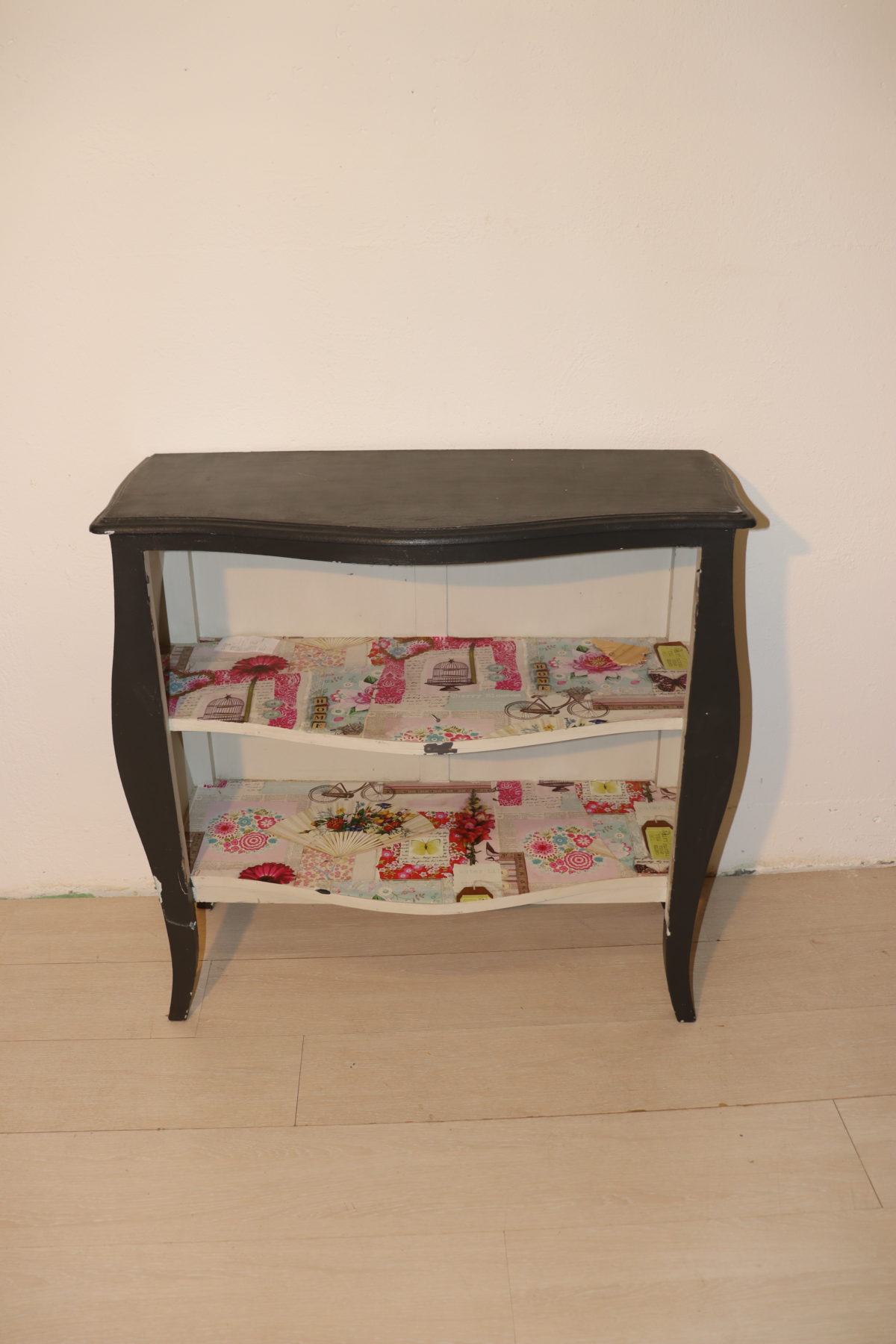 Commode – Image 1