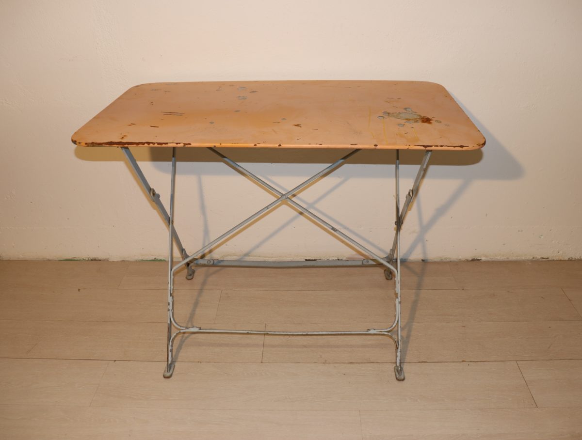 Table en métal pliable – Image 1