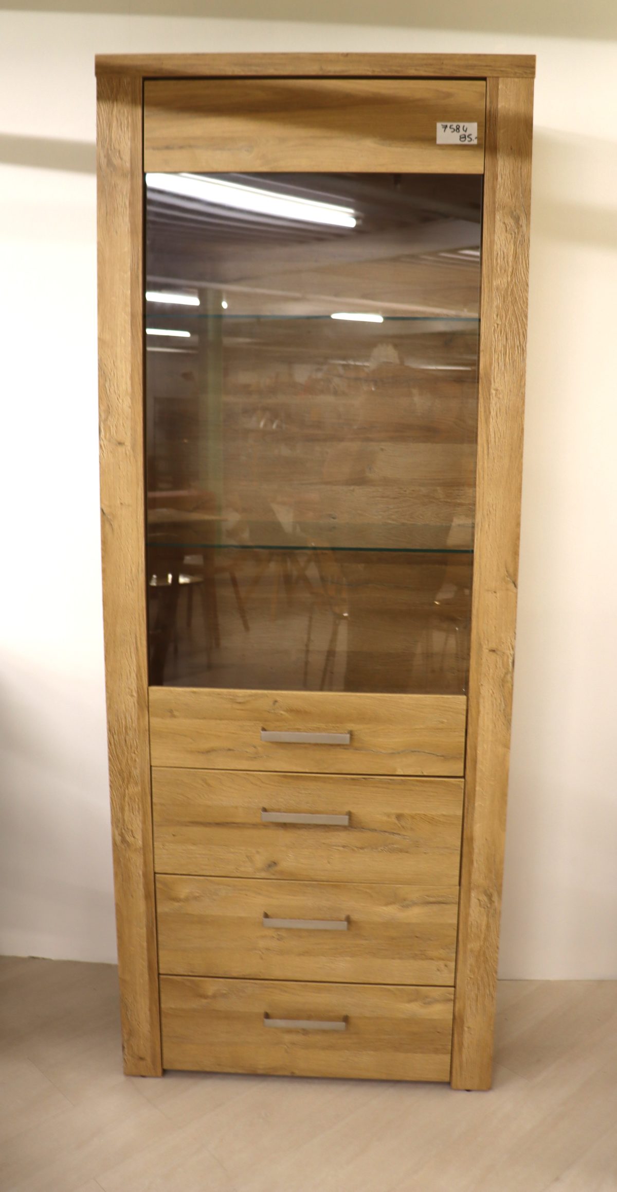 Vitrine – Image 1