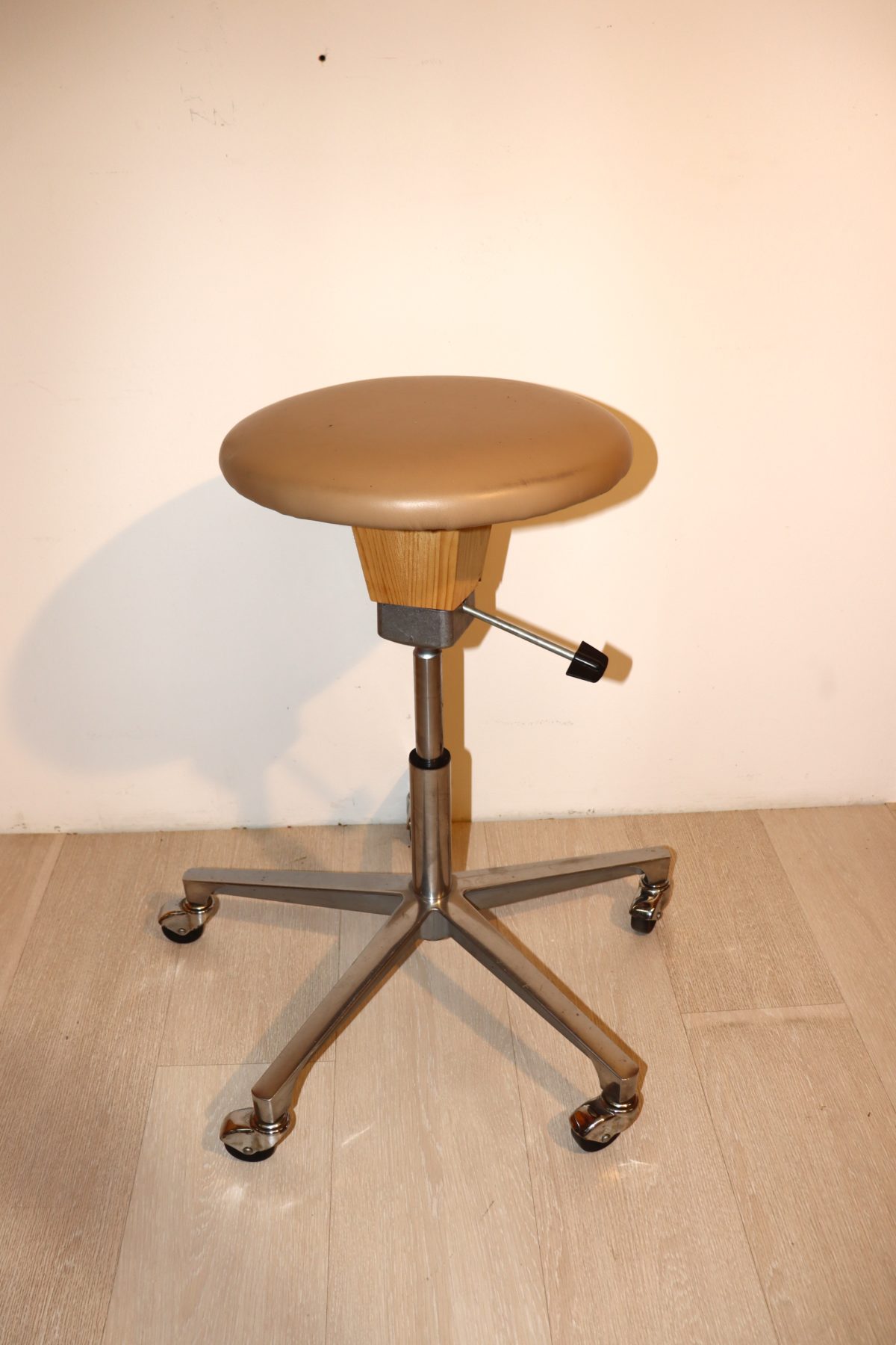 Tabouret de bureau – Image 1