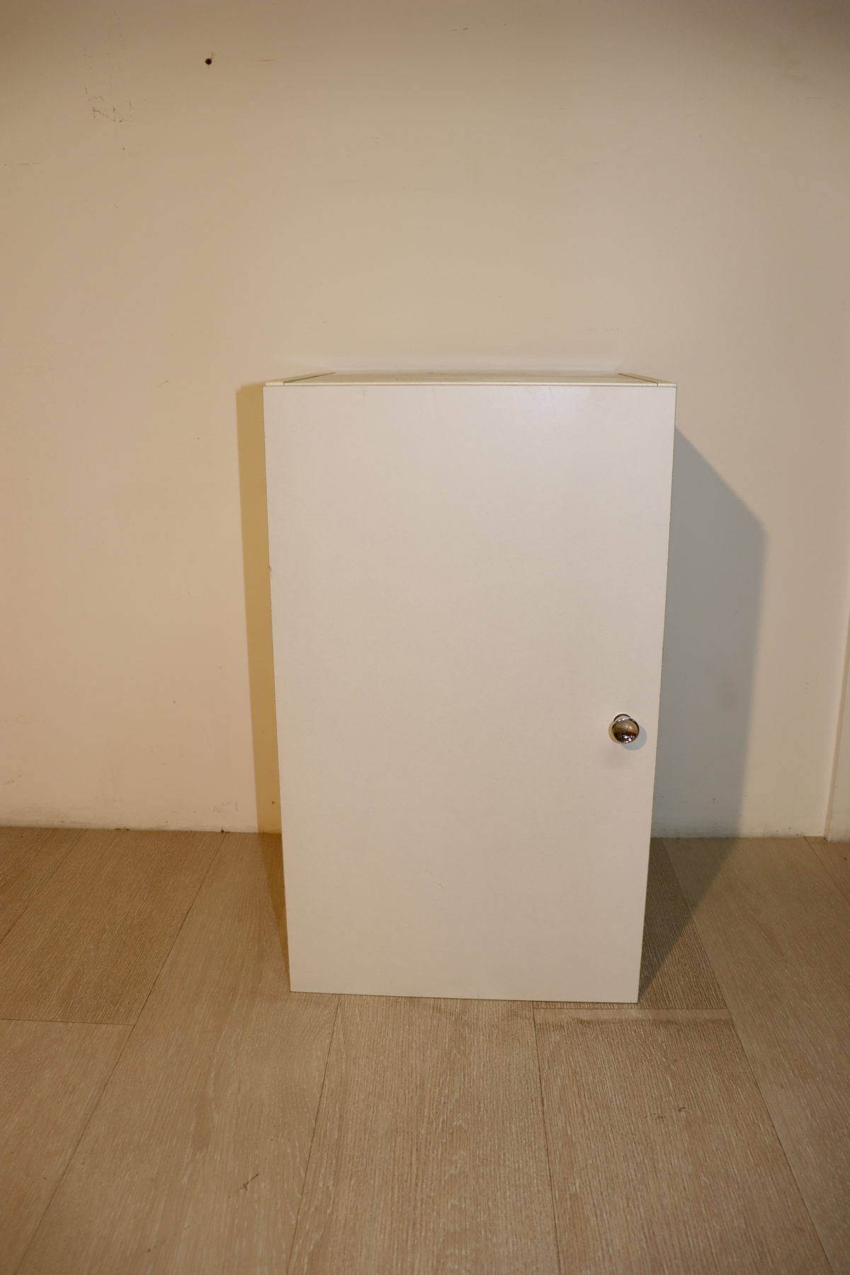 Meuble de rangement blanc – Image 1