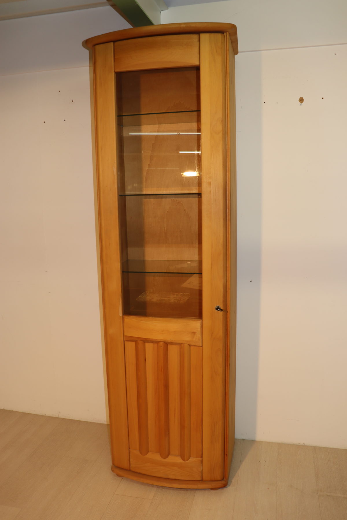 Vitrine en bois massif – Image 1