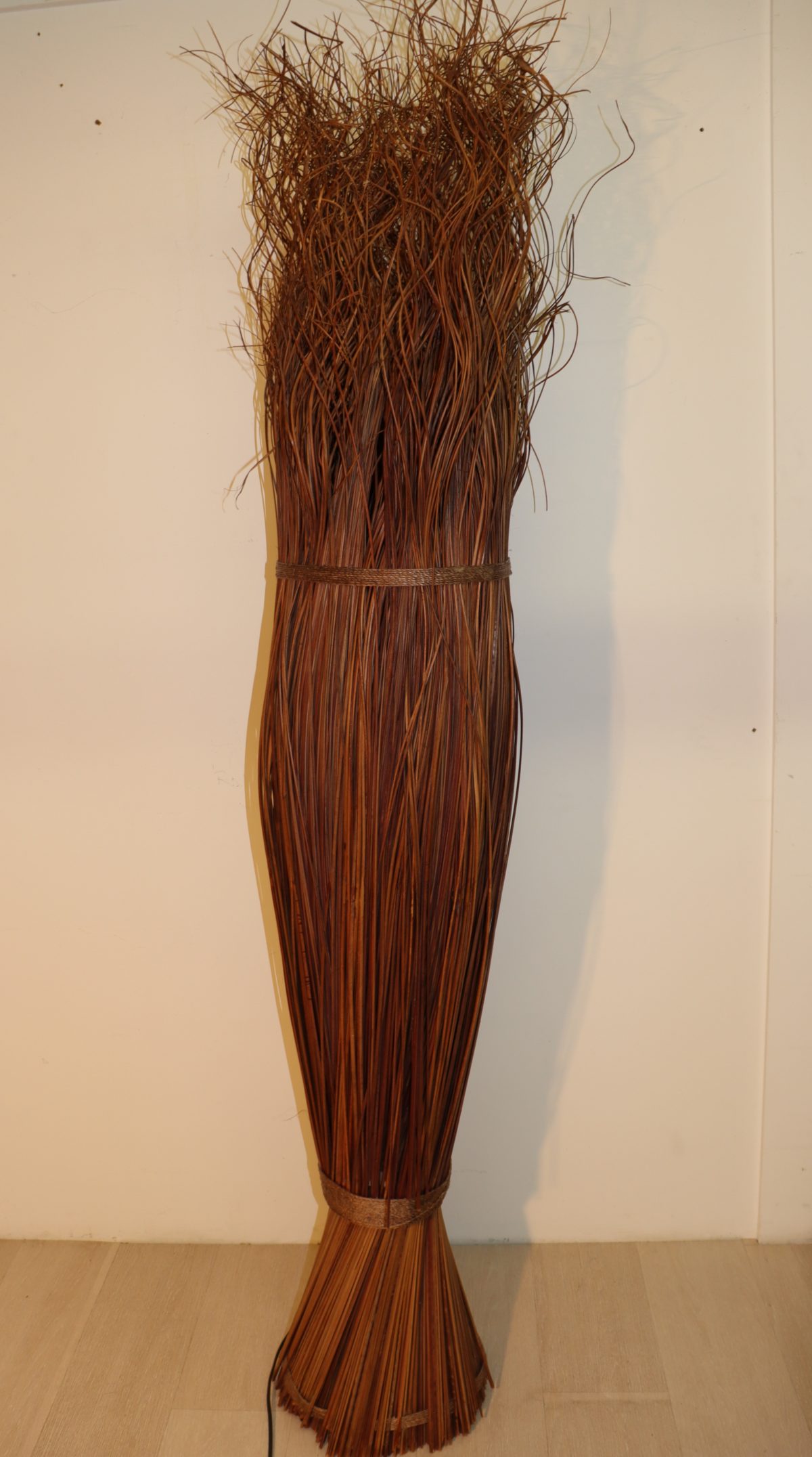 Lampe de salon brune – Image 1