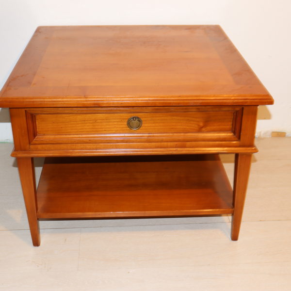 Table de salon en bois massif