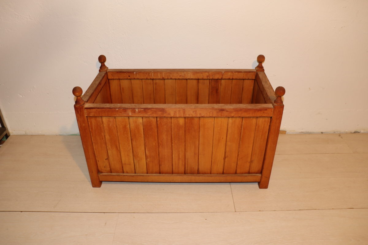 Jardinière en bois – Image 1
