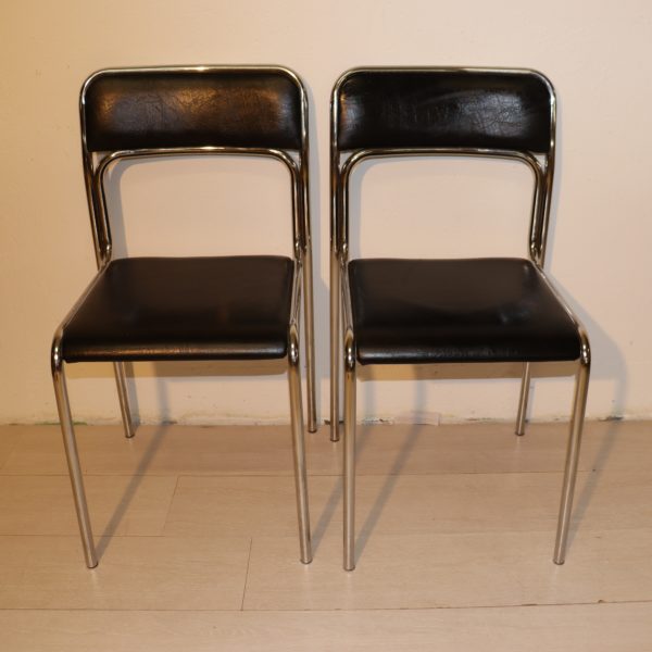 2x chaises noires