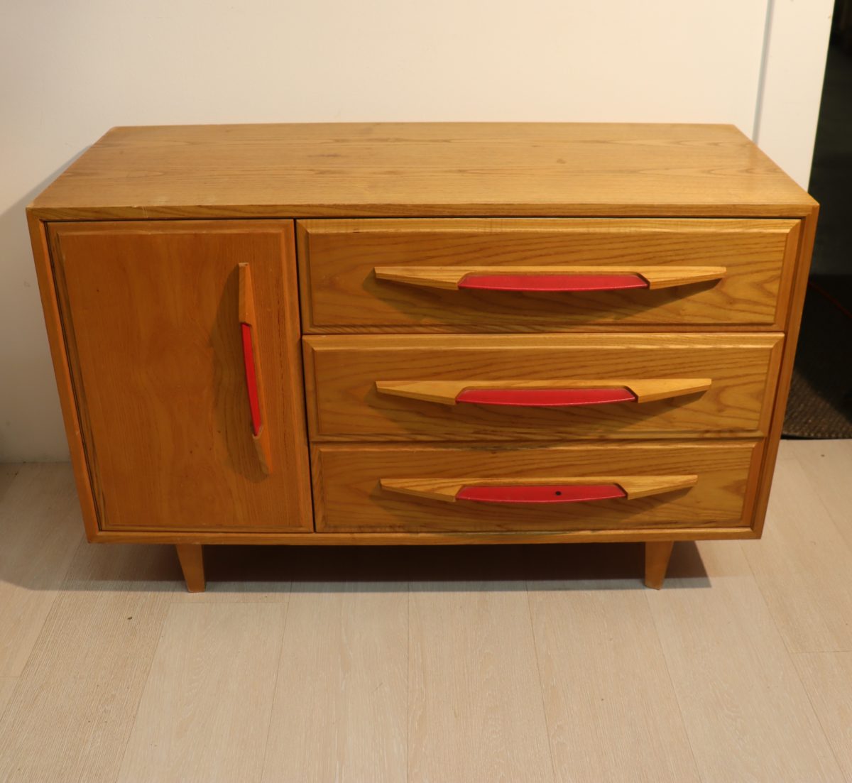 Commode – Image 1