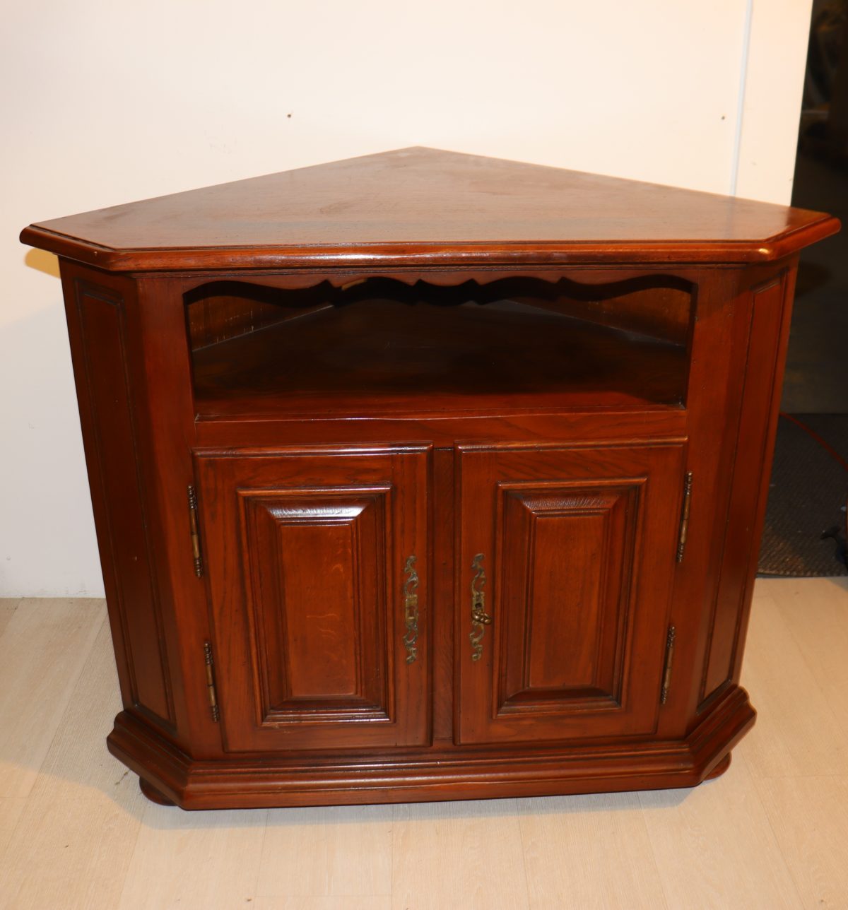 Meuble d'angle – Image 1