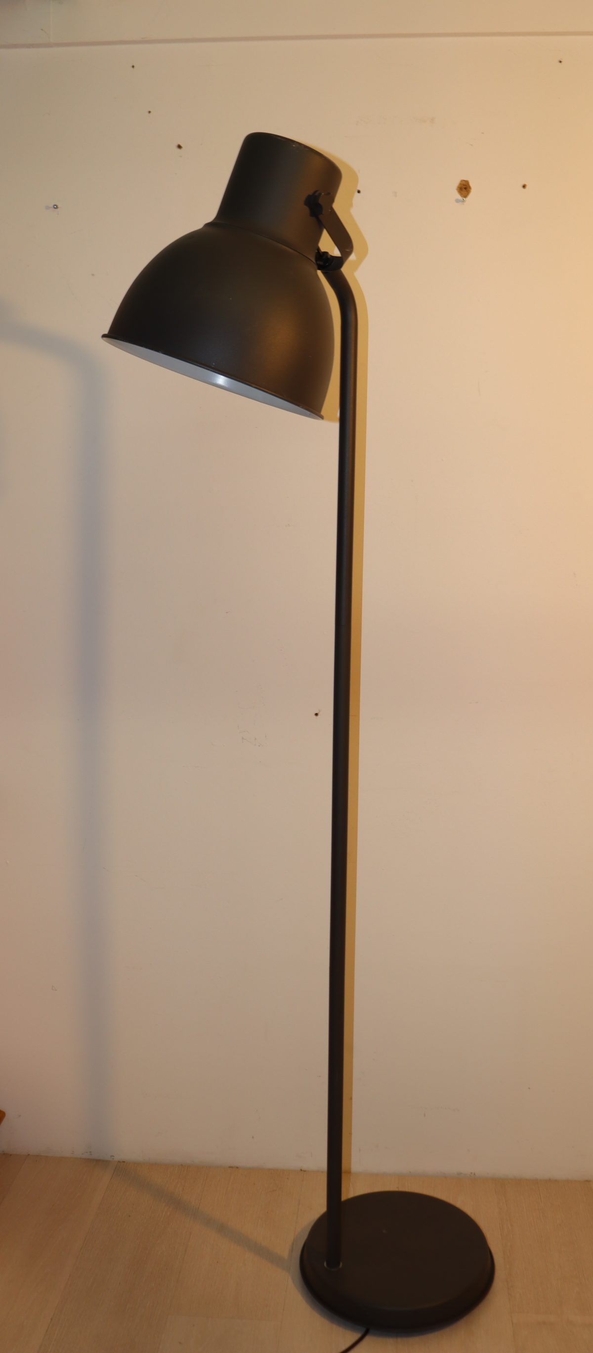 Lampe de salon – Image 1