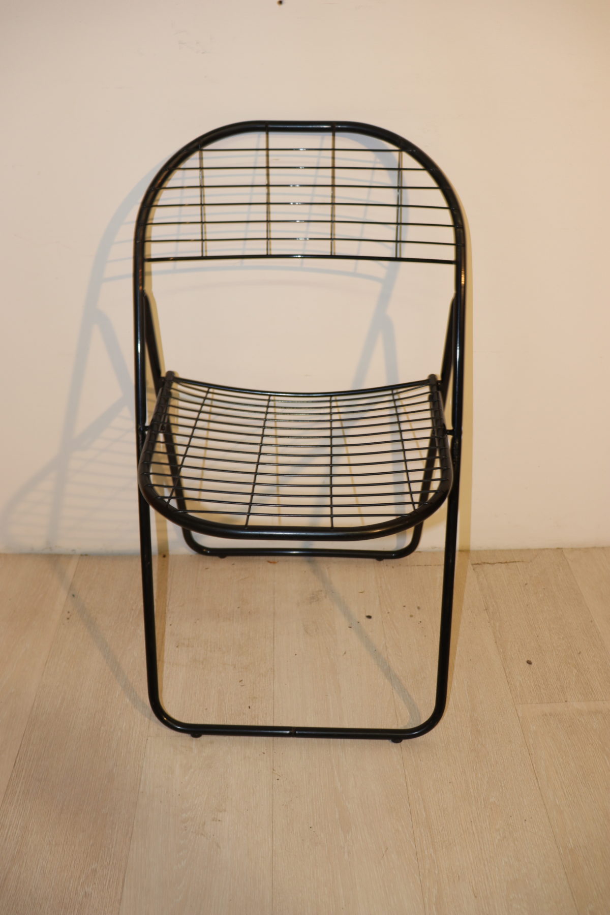 Chaise en métal – Image 1