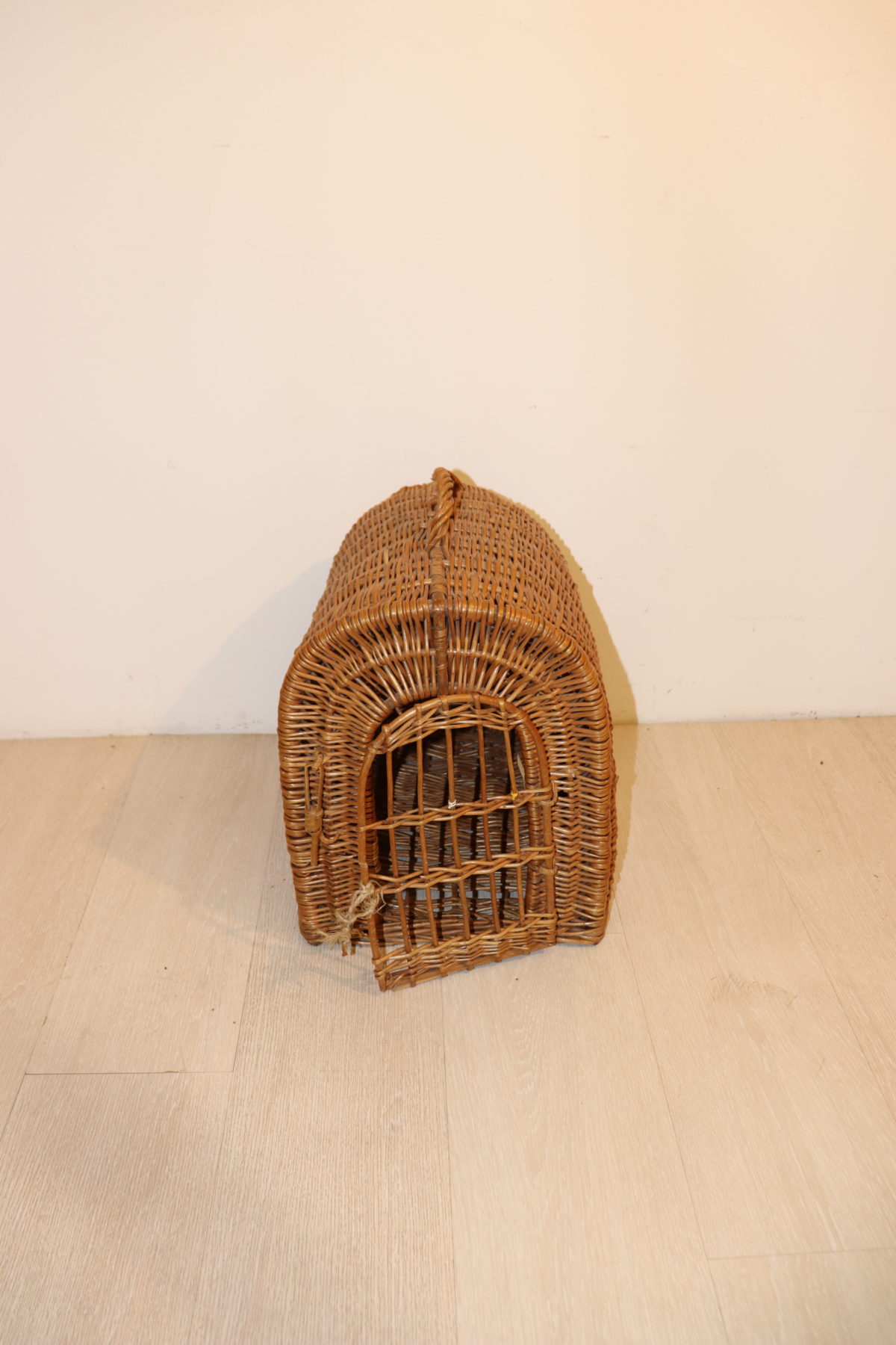 Panier de transport pour chat en osier – Image 1