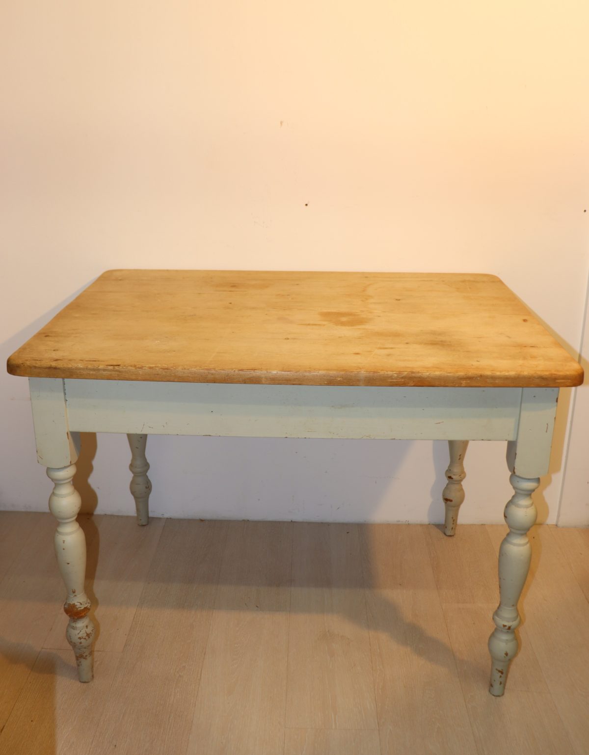 Table en bois – Image 1
