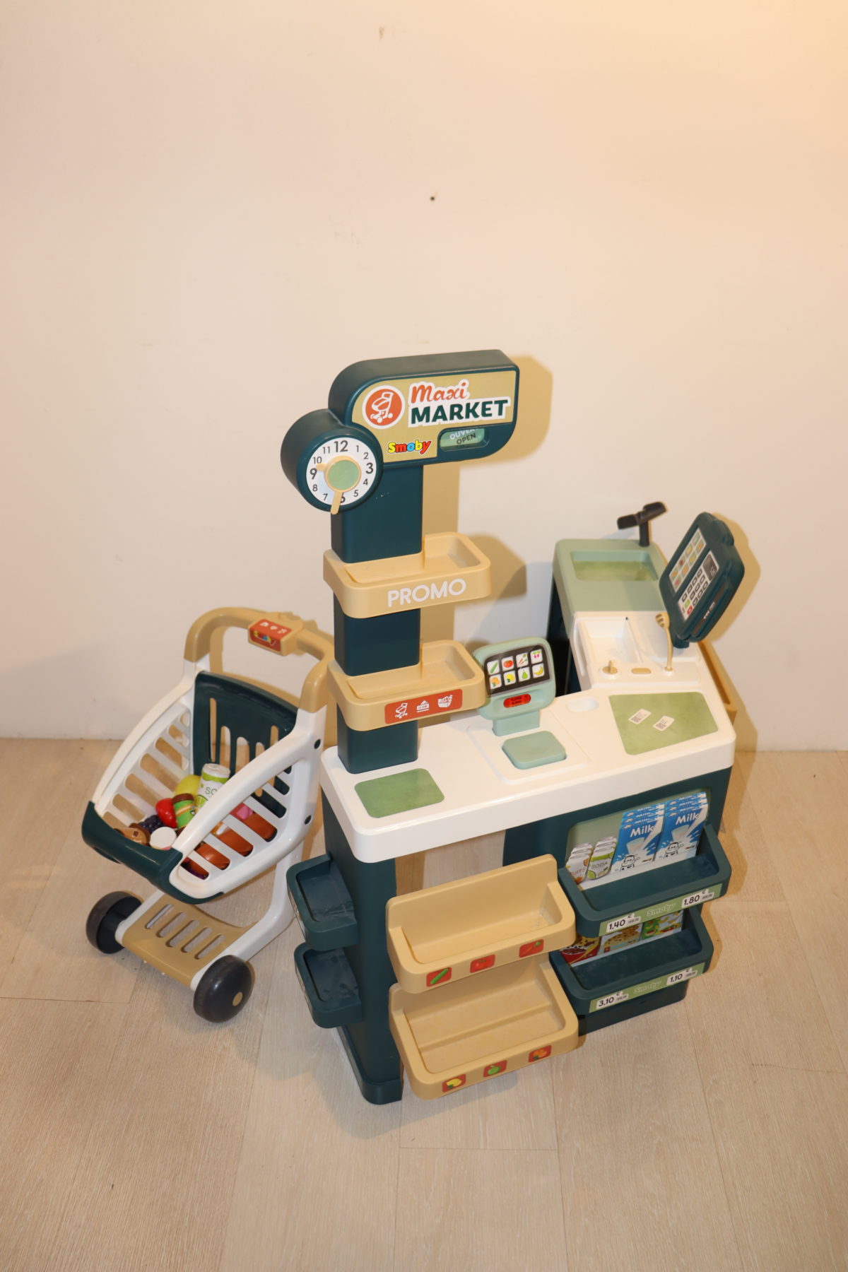 Magasin avec chariot – Image 1