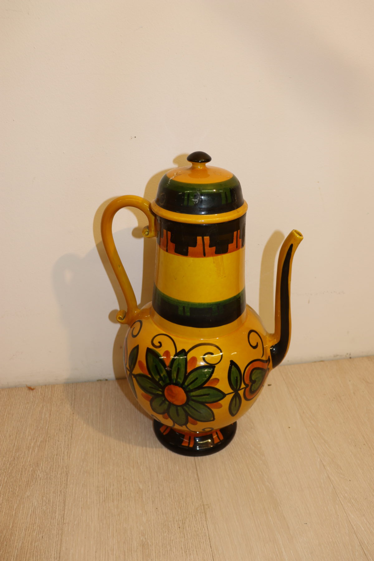 Théière jaune décorative – Image 1