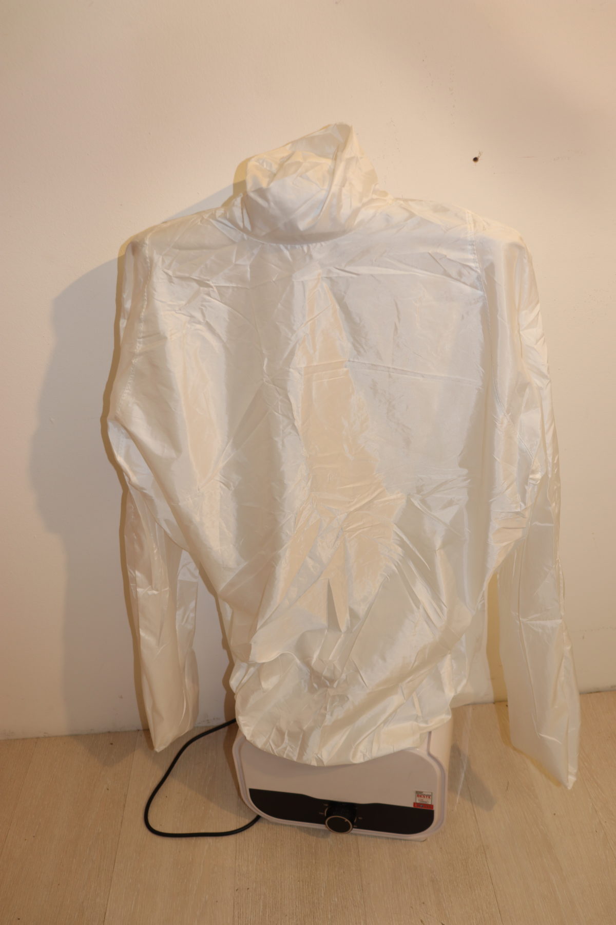 Défroisseur pour chemise – Image 1