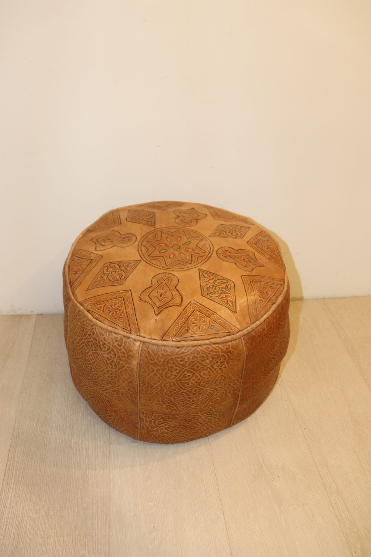 Pouf Marocain en cuir – Image 1
