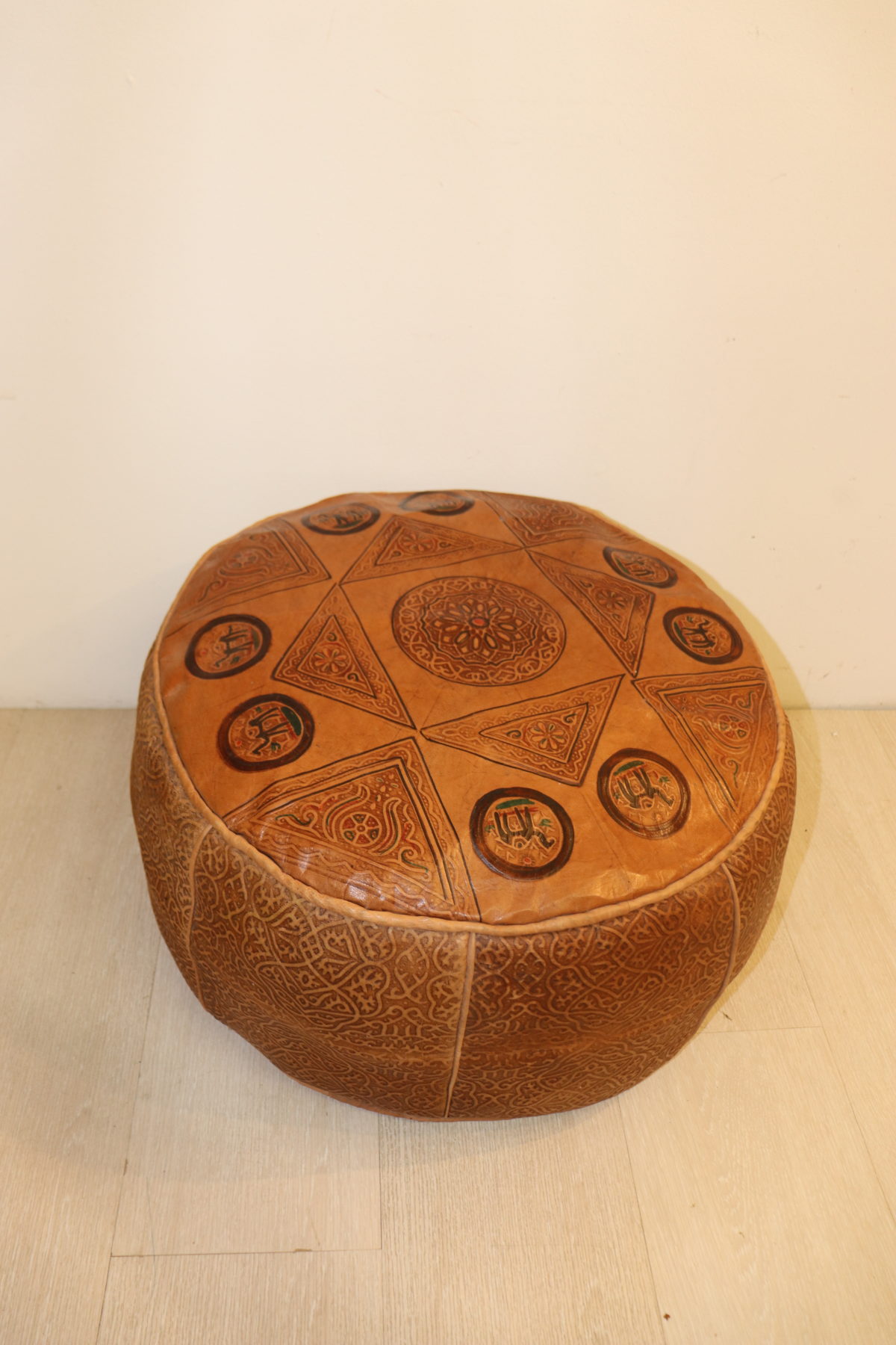 Pouf Marocain en cuir – Image 1