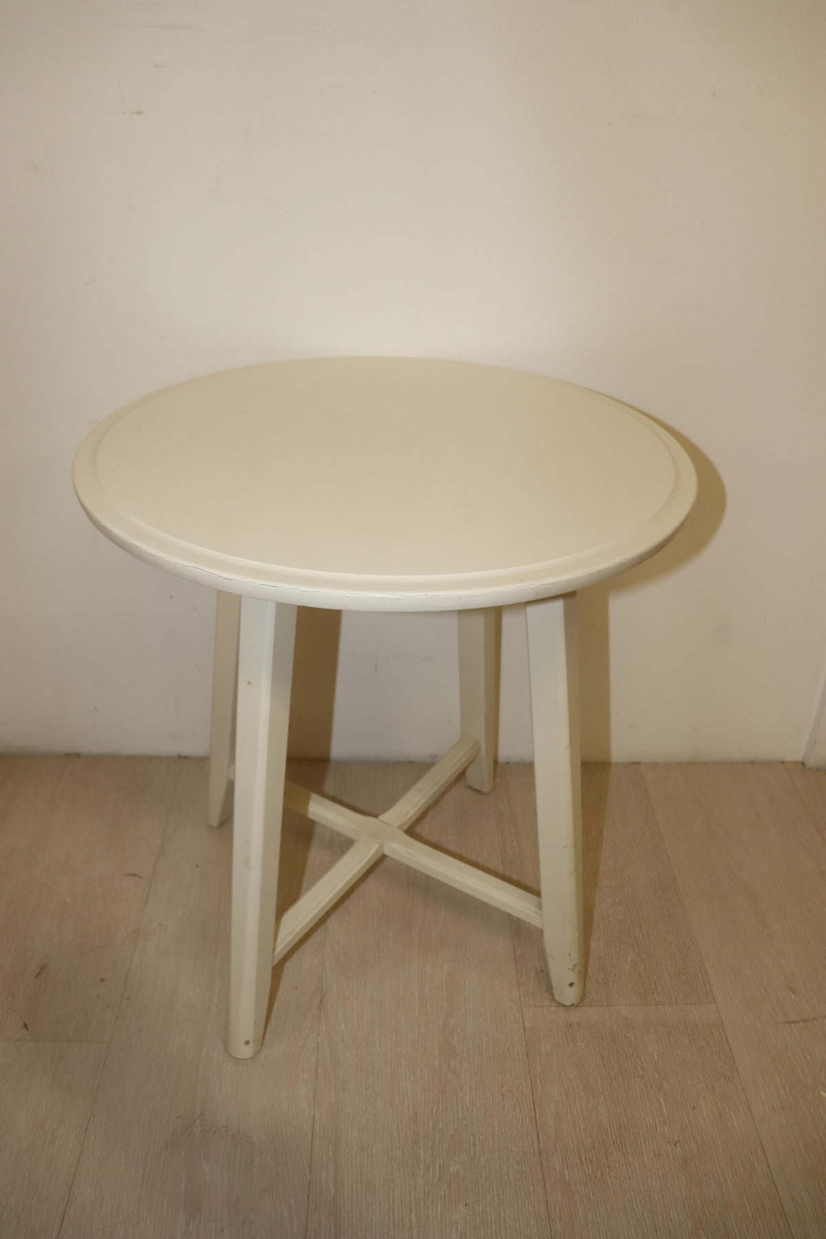 Table basse blanche – Image 1