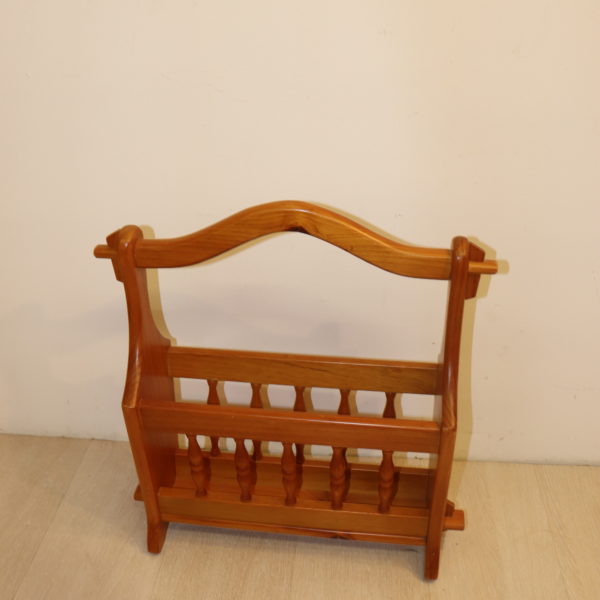 Porte revue en bois