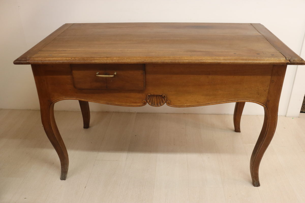 Table en bois massif – Image 1