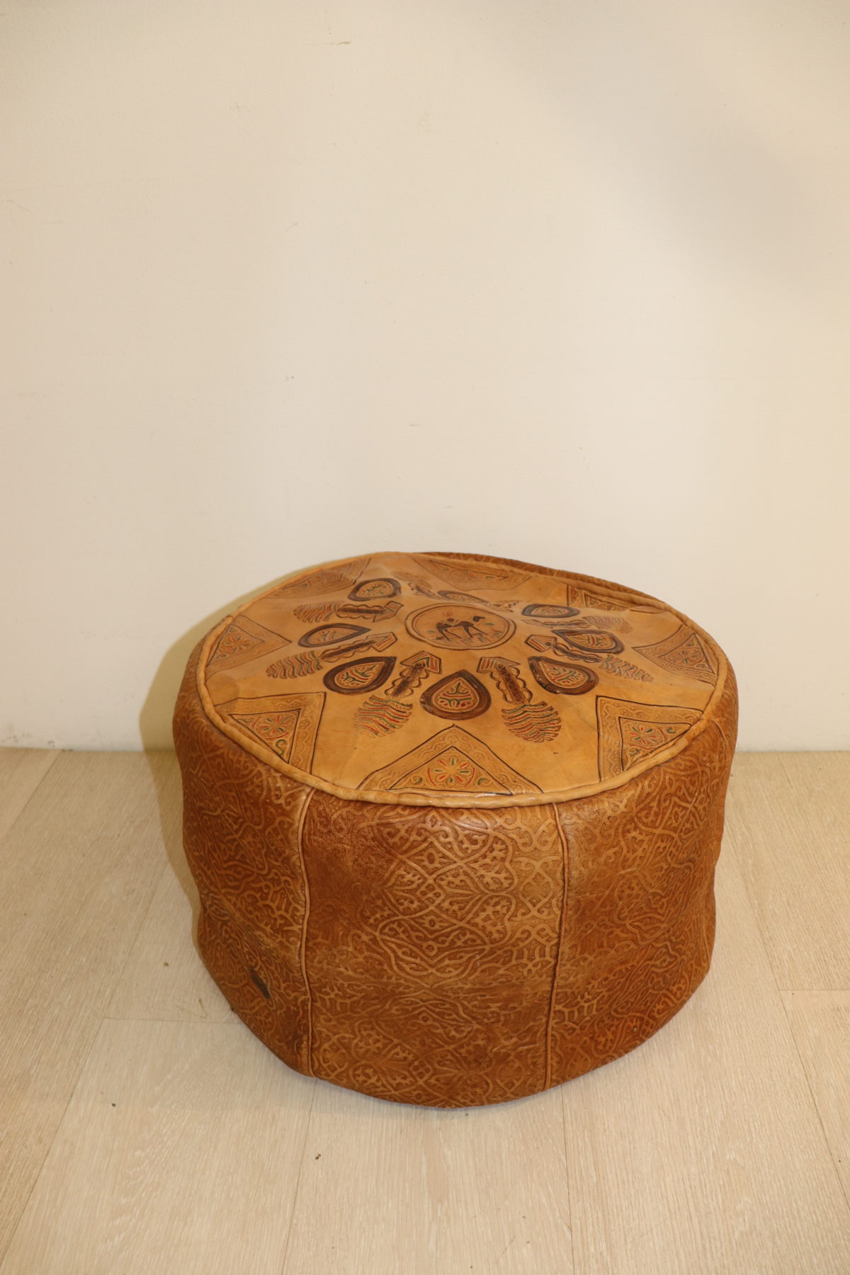 Pouf Marocain en cuir – Image 1