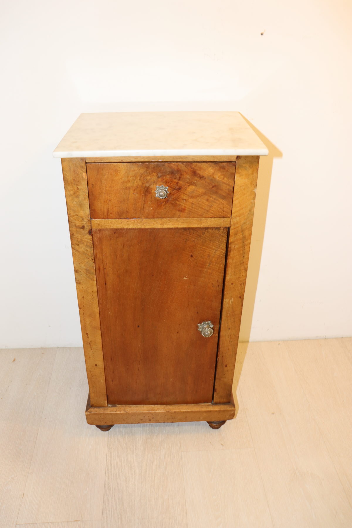 Meuble d`appoint avec marbre – Image 1