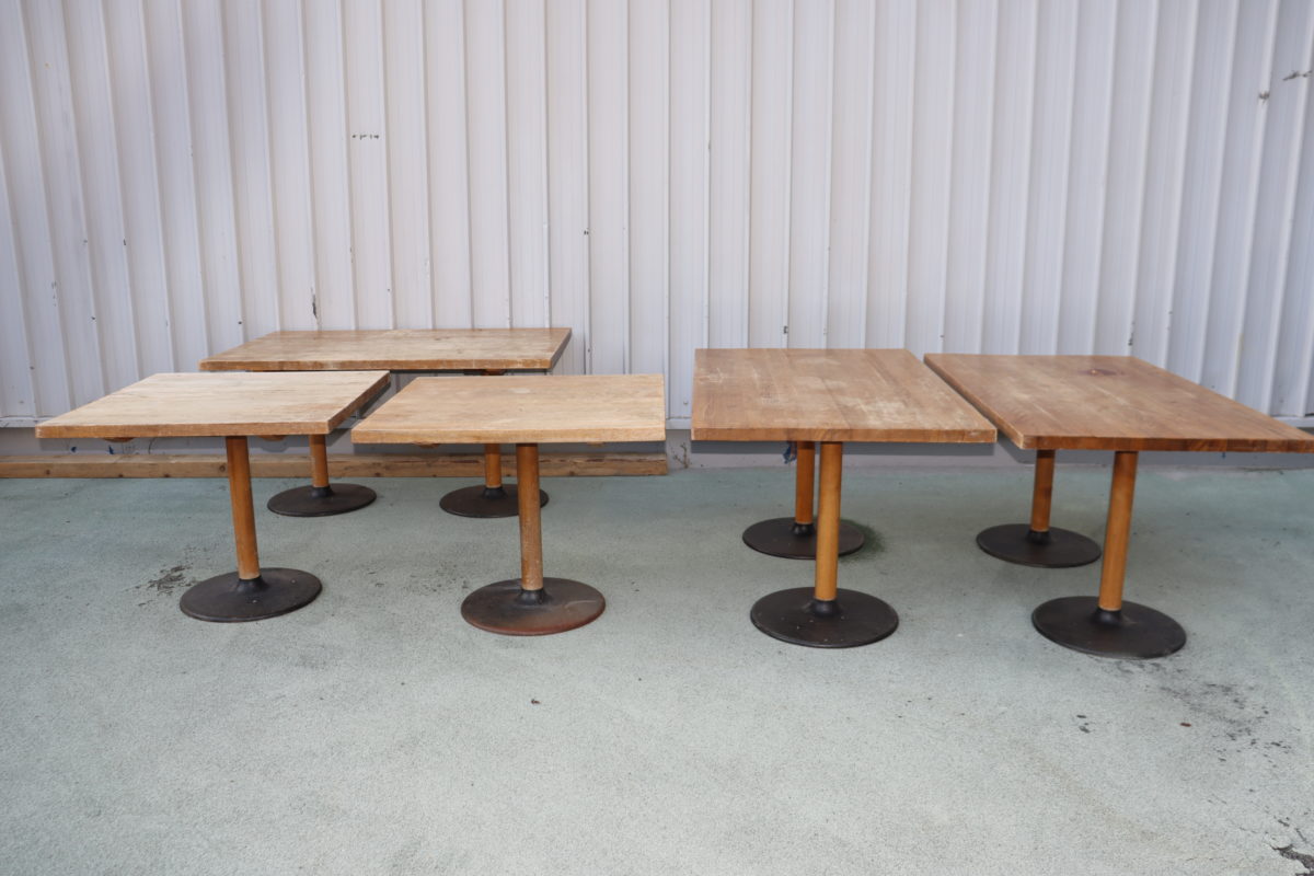 Lot de tables à restaurer / 2 petites 25.- pce / 3 grandes 50.- pce – Image 1