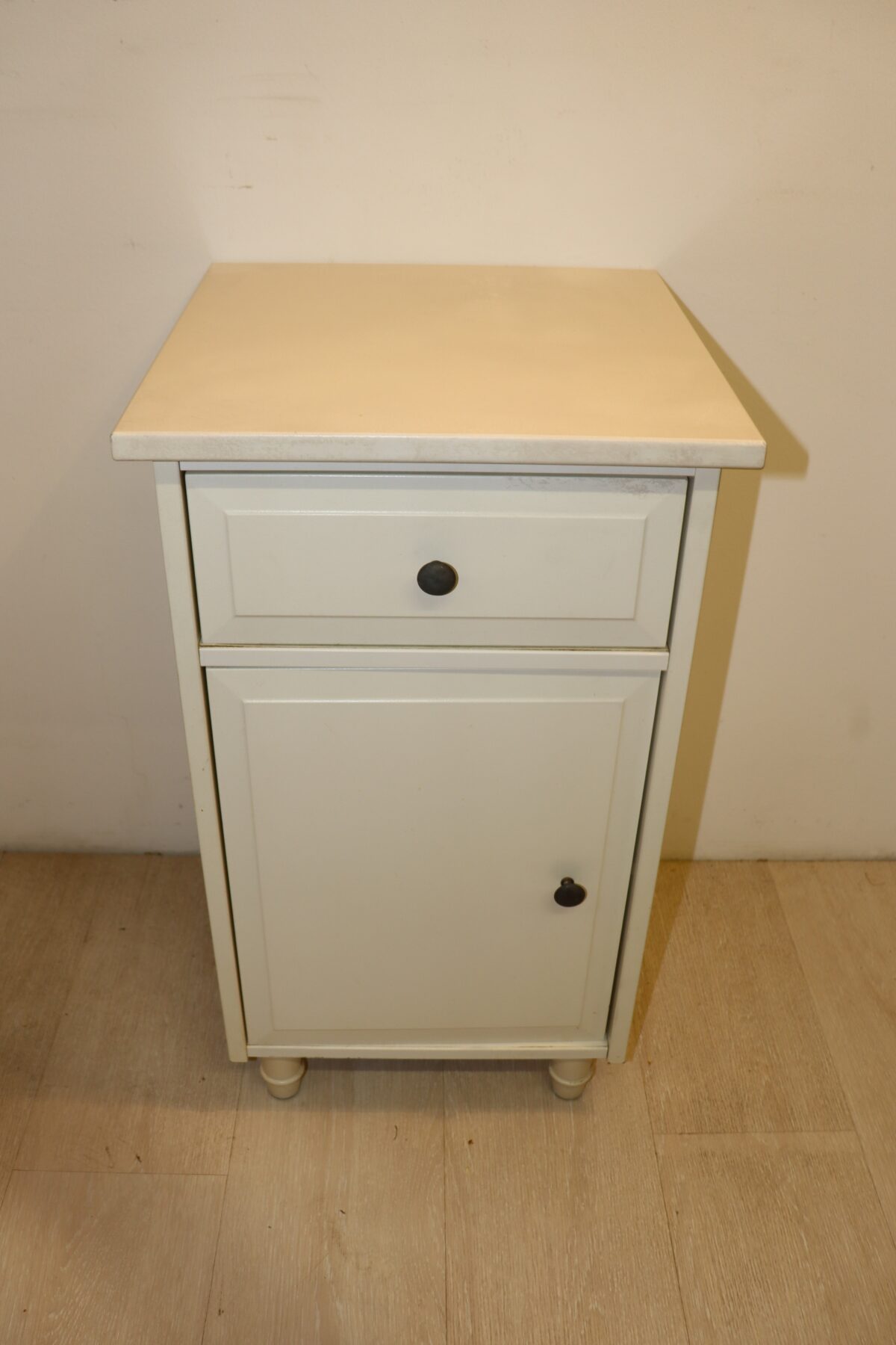 Table de nuit – Image 1