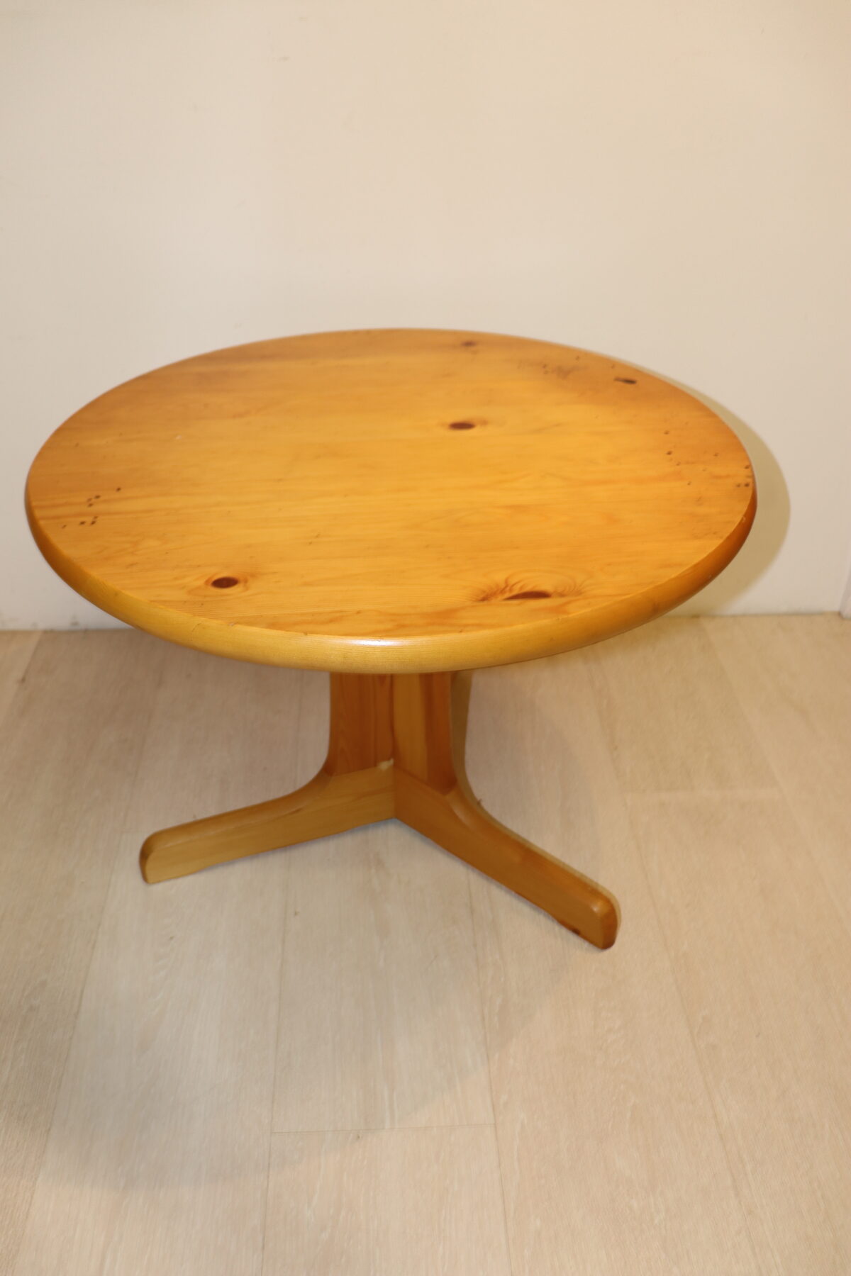 Table de salon – Image 1
